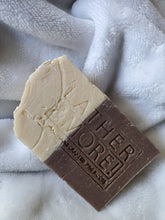 Load image into Gallery viewer, OATMEAL MILK AND MANUKA HONEY SOAP