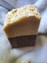 Load image into Gallery viewer, OATMEAL MILK AND MANUKA HONEY SOAP
